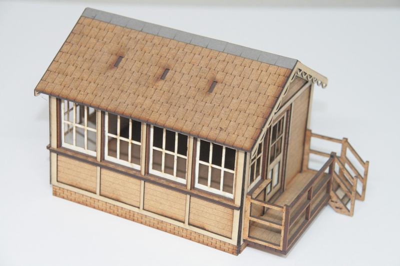 O GAUGE GROUND SIGNAL BOX  RIGHT HAND FINE SCALE